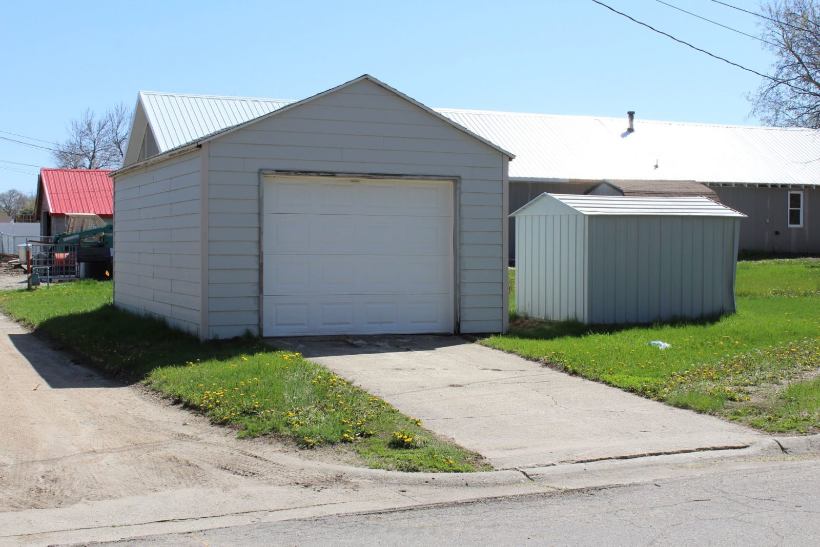 466 N. Oak, Ainsworth, NE.