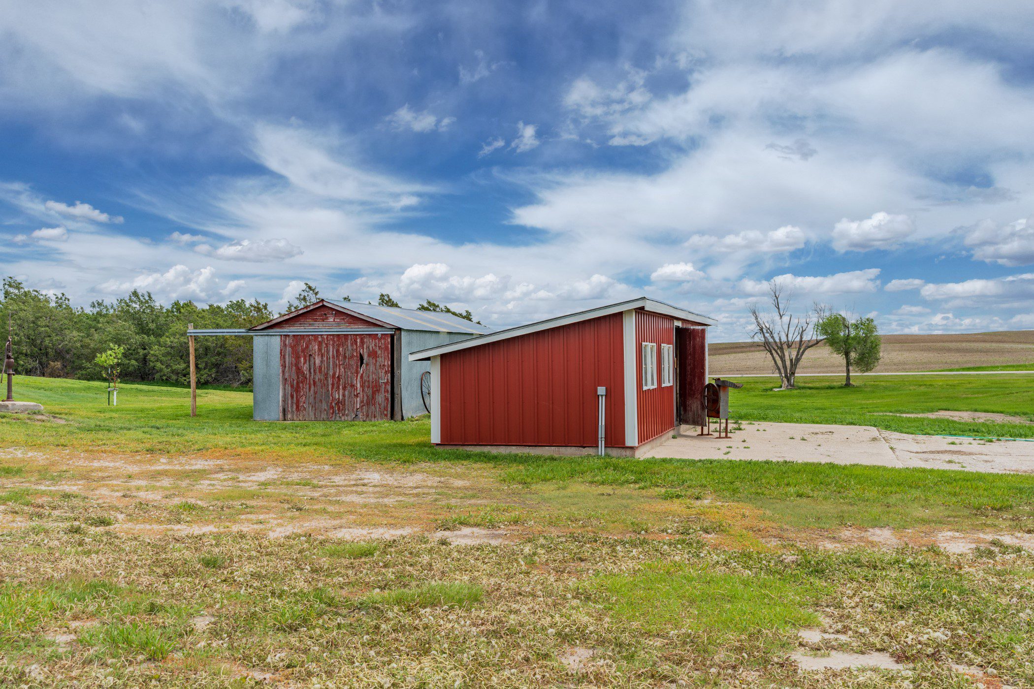 Nebraska Acreage For Sale - Galyen Barns, Hay Springs, NE