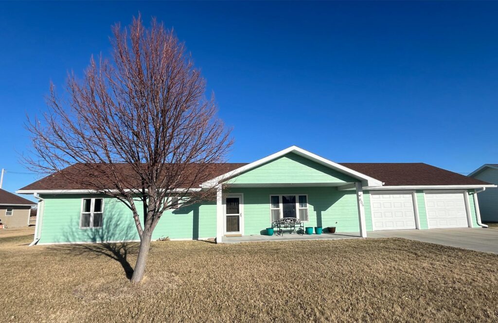806 Moon St.-Valentine, Nebraska Home for Sale